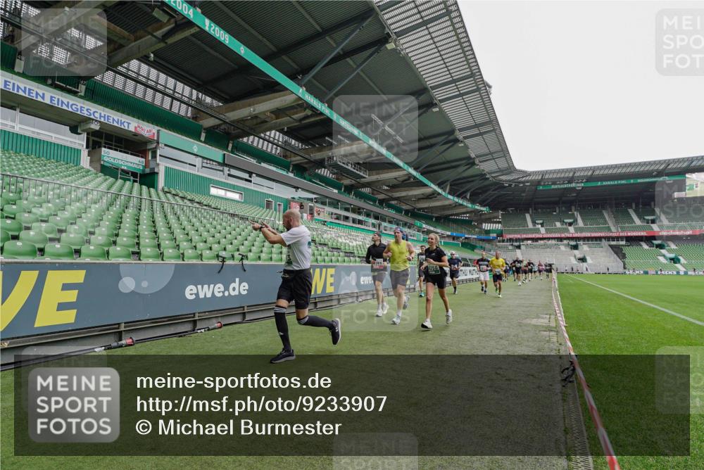 05.10.2025 - 20. swb-Marathon Bremen Michael Burmester http://msf.ph/oto/9233907 05.10.2025 12:57:00 Laufen im Stadion 31, 246, 299, 305, 479, 591, 833, 1161, 1380, 1382, 1595, 1627, 1679, 1971, 1977, 2166, 2263, 2269, 2436, 2438, 2522, 2571, 2634, 3392, 3471, 3606, 3813, 3980, 4101, 4484, 5104, 5246, 5255, 5419, 5469, 5503, 5664, 6176, 6250, 6267, 6375, 6451, 6486, 6493, 6510, 6768, 6864, 6926, 7000, 7017, 7086, 7283, 7292, 7320, 7371, 7390, 7431, 7490, 7546, 7578, 7783, 8479, 8564, 8903, 8973, 9054, 9129, 325, 830, 901, 989, 2134, 2149, 3161, 4052, 4485, 5370, 5469, 5490, 6070, 6441 meine-sportfotos.de