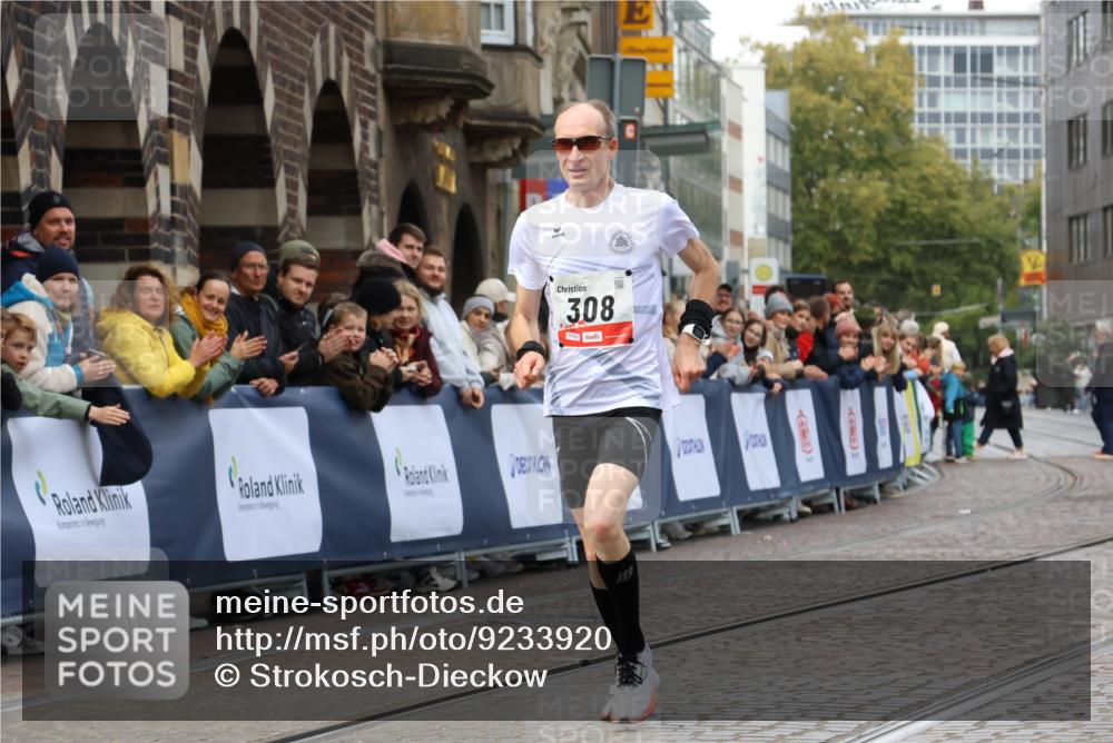 05.10.2025 - 20. swb-Marathon Bremen Strokosch-Dieckow http://msf.ph/oto/9233920 05.10.2025 12:35:27 Ziel 308, 1994 meine-sportfotos.de