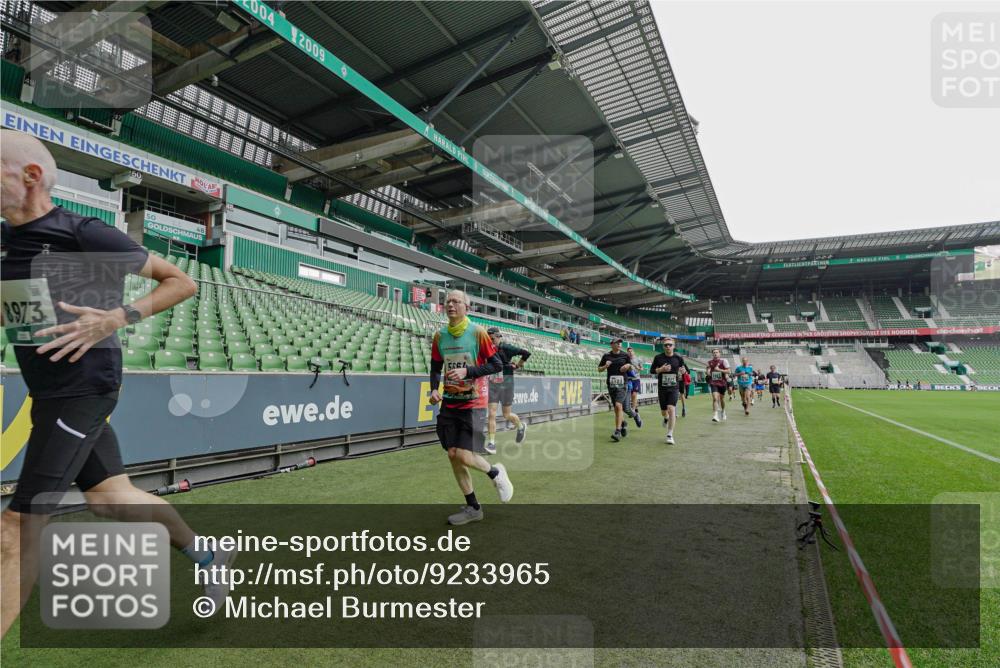05.10.2025 - 20. swb-Marathon Bremen Michael Burmester http://msf.ph/oto/9233965 05.10.2025 12:57:08 Laufen im Stadion 31, 237, 246, 299, 305, 479, 591, 613, 820, 833, 1161, 1317, 1382, 1595, 1627, 1679, 1971, 1977, 2166, 2263, 2269, 2436, 2522, 2571, 2634, 3396, 3471, 3591, 3606, 3813, 3980, 4101, 4484, 4496, 4821, 5104, 5246, 5255, 5419, 5503, 5664, 6250, 6267, 6451, 6486, 6493, 6510, 6768, 6864, 6926, 7000, 7017, 7086, 7283, 7320, 7371, 7390, 7490, 7546, 7578, 7783, 7940, 8023, 8479, 8564, 8903, 8964, 8973, 9054, 9129, 830, 901, 989, 1380, 1679, 2134, 2149, 2263, 2438, 3392, 4485, 5469 meine-sportfotos.de