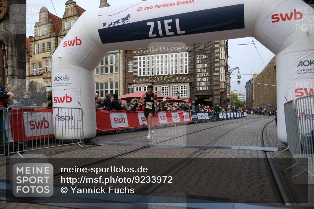 05.10.2025 - 20. swb-Marathon Bremen Yannick Fuchs http://msf.ph/oto/9233972 05.10.2025 10:34:44 Ziel 9319, 10718 meine-sportfotos.de