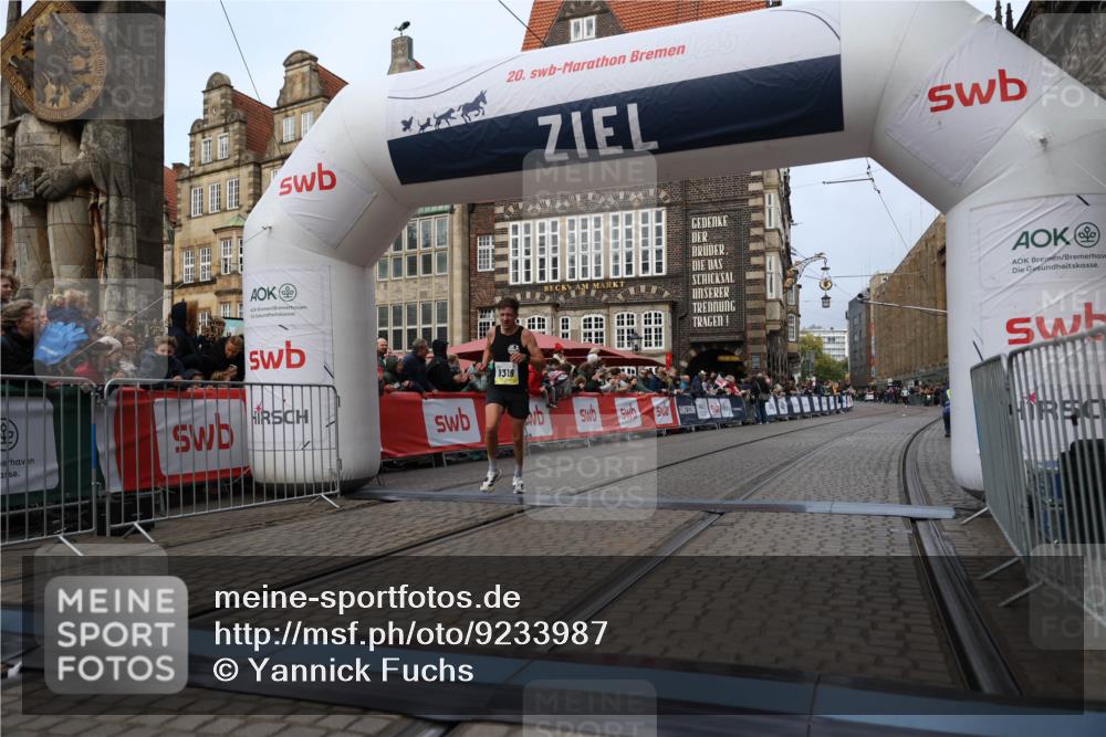 05.10.2025 - 20. swb-Marathon Bremen Yannick Fuchs http://msf.ph/oto/9233987 05.10.2025 10:34:44 Ziel 9319, 10718 meine-sportfotos.de