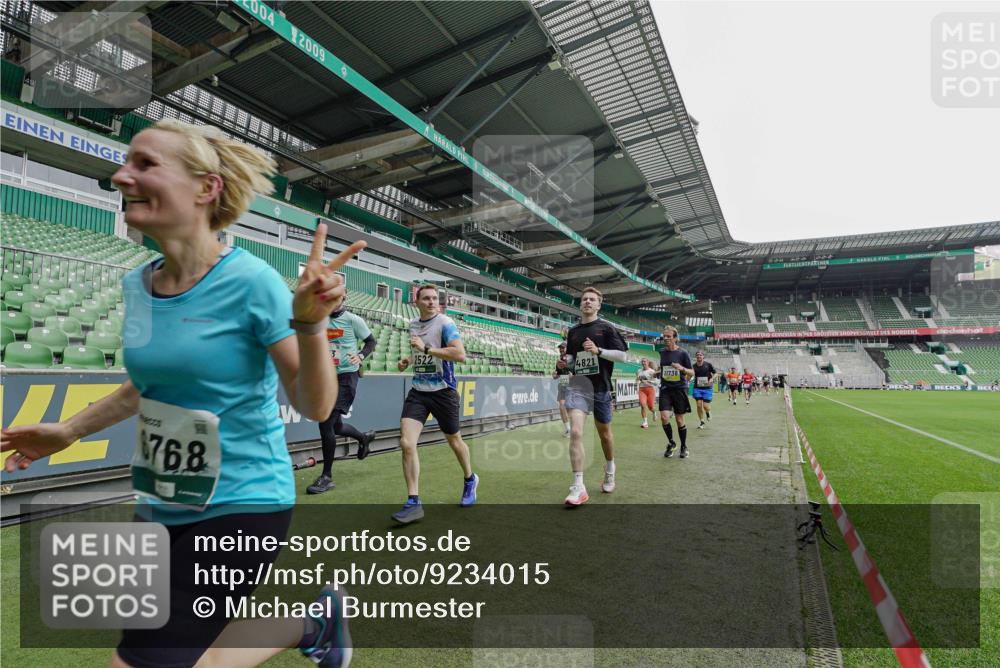 05.10.2025 - 20. swb-Marathon Bremen Michael Burmester http://msf.ph/oto/9234015 05.10.2025 12:57:14 Laufen im Stadion 31, 237, 246, 299, 305, 479, 613, 820, 833, 1161, 1317, 1382, 1595, 1627, 1971, 1977, 2166, 2269, 2436, 2522, 2571, 3396, 3471, 3591, 3813, 3969, 4484, 4496, 4821, 5104, 5149, 5246, 5255, 5503, 5664, 6250, 6267, 6451, 6486, 6493, 6510, 6534, 6535, 6768, 6926, 7017, 7086, 7283, 7371, 7390, 7490, 7546, 7578, 7940, 8023, 8479, 8564, 8903, 8964, 8973, 9054, 9129, 591, 830, 1380, 1679, 2263, 2438, 2634, 3392, 3606, 3980, 4101, 4485, 5469 meine-sportfotos.de
