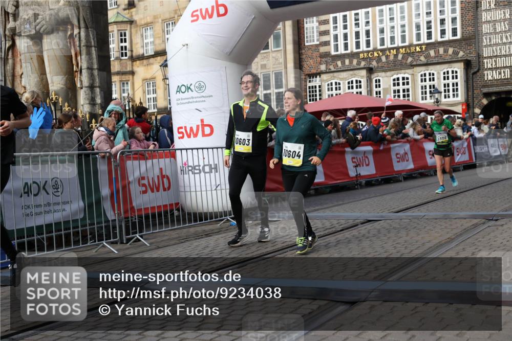 05.10.2025 - 20. swb-Marathon Bremen Yannick Fuchs http://msf.ph/oto/9234038 05.10.2025 11:03:52 Ziel 9315, 10238, 10297, 10478, 10603, 10604, 10711, 10713, 11306, 11589 meine-sportfotos.de