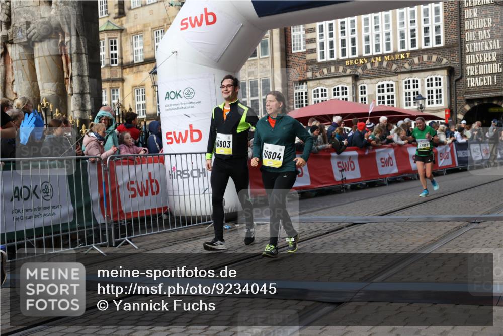 05.10.2025 - 20. swb-Marathon Bremen Yannick Fuchs http://msf.ph/oto/9234045 05.10.2025 11:03:53 Ziel 9315, 10238, 10297, 10478, 10603, 10604, 10711, 10713, 11306, 11589 meine-sportfotos.de
