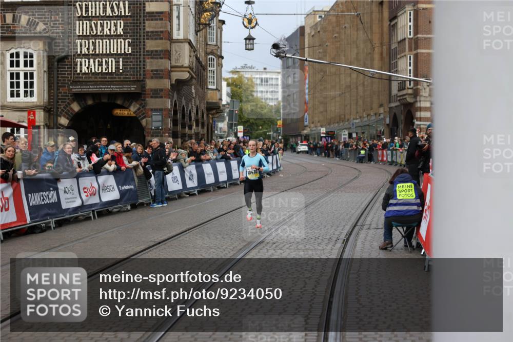 05.10.2025 - 20. swb-Marathon Bremen Yannick Fuchs http://msf.ph/oto/9234050 05.10.2025 10:34:54 Ziel 10410 meine-sportfotos.de