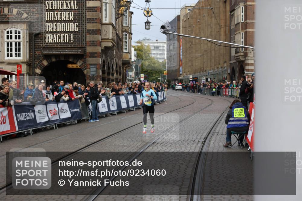 05.10.2025 - 20. swb-Marathon Bremen Yannick Fuchs http://msf.ph/oto/9234060 05.10.2025 10:34:54 Ziel 10410 meine-sportfotos.de