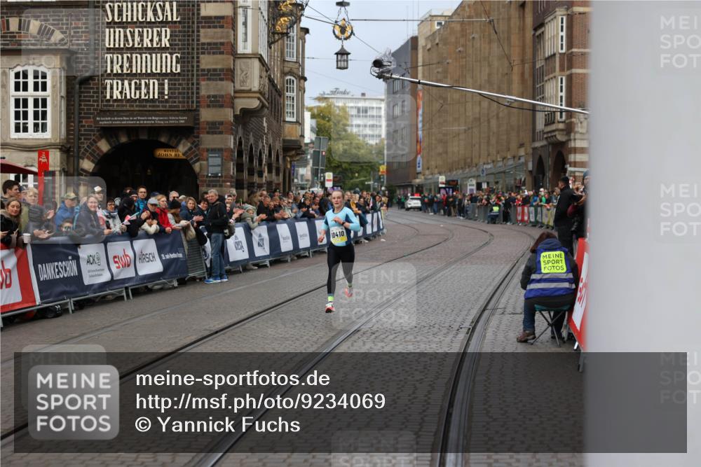 05.10.2025 - 20. swb-Marathon Bremen Yannick Fuchs http://msf.ph/oto/9234069 05.10.2025 10:34:54 Ziel 10410 meine-sportfotos.de