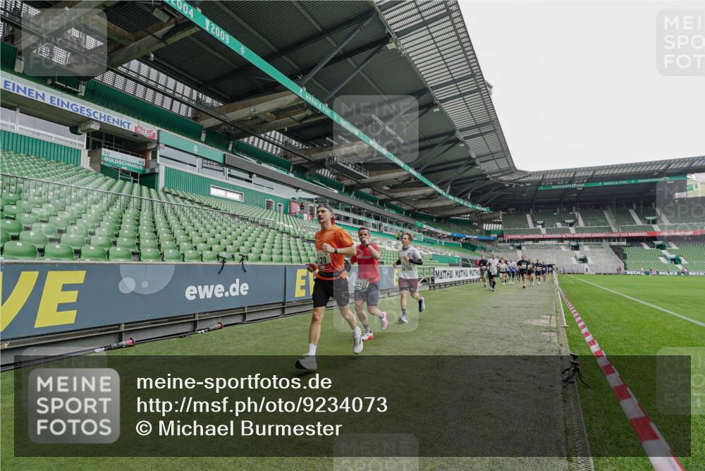 05.10.2025 - 20. swb-Marathon Bremen Michael Burmester http://msf.ph/oto/9234073 05.10.2025 12:57:22 Laufen im Stadion 31, 237, 246, 299, 305, 479, 613, 820, 833, 1161, 1317, 1382, 1491, 1595, 1627, 1971, 1977, 2166, 2269, 2304, 2436, 2522, 3396, 3471, 3591, 3798, 3813, 3969, 3977, 4089, 4484, 4496, 4821, 5100, 5104, 5149, 5503, 5664, 6250, 6267, 6486, 6493, 6510, 6534, 6535, 6768, 7017, 7086, 7283, 7371, 7390, 7490, 7546, 7578, 7731, 7911, 7940, 8023, 8128, 8479, 8564, 8801, 8903, 8964, 8973, 8993, 9054, 9129, 9983, 11658, 591, 1380, 1679, 2263, 2438, 2571, 2634, 3392, 3606, 3980, 4101, 5255 meine-sportfotos.de