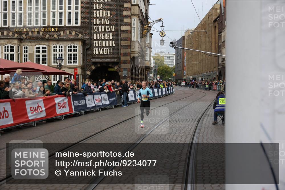 05.10.2025 - 20. swb-Marathon Bremen Yannick Fuchs http://msf.ph/oto/9234077 05.10.2025 10:34:55 Ziel 10410 meine-sportfotos.de