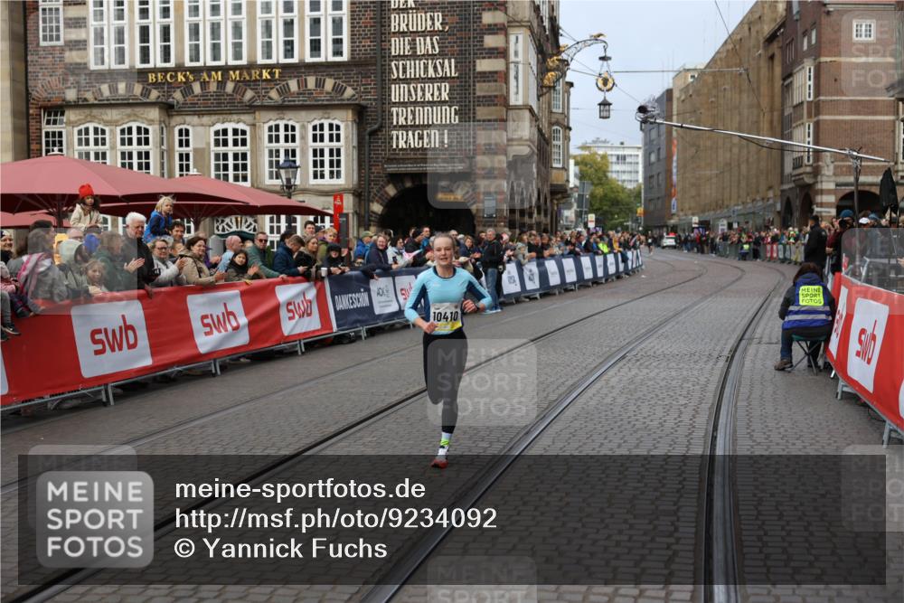 05.10.2025 - 20. swb-Marathon Bremen Yannick Fuchs http://msf.ph/oto/9234092 05.10.2025 10:34:55 Ziel 10410 meine-sportfotos.de