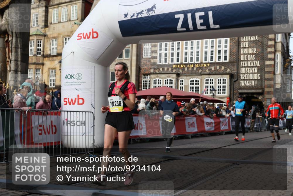 05.10.2025 - 20. swb-Marathon Bremen Yannick Fuchs http://msf.ph/oto/9234104 05.10.2025 11:03:57 Ziel 7788, 9241, 9315, 9571, 10106, 10238, 10603, 10604, 11039, 11272, 11306 meine-sportfotos.de
