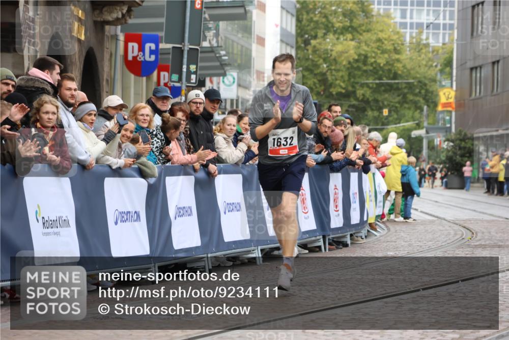 05.10.2025 - 20. swb-Marathon Bremen Strokosch-Dieckow http://msf.ph/oto/9234111 05.10.2025 12:36:32 Ziel 1632 meine-sportfotos.de