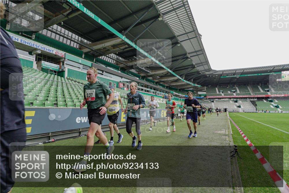 05.10.2025 - 20. swb-Marathon Bremen Michael Burmester http://msf.ph/oto/9234133 05.10.2025 12:57:31 Laufen im Stadion 31, 237, 246, 299, 305, 415, 479, 613, 820, 833, 1317, 1382, 1491, 1595, 1627, 1971, 1977, 2166, 2234, 2240, 2269, 2304, 2436, 2522, 3396, 3471, 3591, 3798, 3813, 3969, 3977, 4089, 4102, 4401, 4484, 4496, 4821, 5100, 5104, 5149, 5503, 5645, 5664, 6250, 6267, 6372, 6486, 6493, 6510, 6525, 6534, 6535, 6768, 7017, 7086, 7371, 7390, 7546, 7578, 7731, 7911, 7940, 8023, 8128, 8479, 8801, 8903, 8964, 8973, 8993, 9129, 9983, 11658, 591, 1161, 2571, 2634, 3606, 5255 meine-sportfotos.de