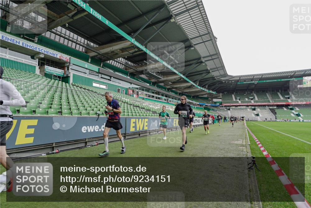 05.10.2025 - 20. swb-Marathon Bremen Michael Burmester http://msf.ph/oto/9234151 05.10.2025 12:57:33 Laufen im Stadion 31, 237, 246, 299, 305, 415, 479, 613, 820, 833, 1317, 1382, 1491, 1595, 1627, 1971, 1977, 2166, 2234, 2240, 2269, 2304, 2436, 2522, 2662, 3396, 3471, 3591, 3798, 3813, 3969, 3977, 4089, 4102, 4287, 4401, 4484, 4496, 4821, 5100, 5104, 5149, 5503, 5562, 5645, 5664, 6250, 6267, 6372, 6486, 6493, 6510, 6525, 6534, 6535, 6768, 7017, 7086, 7371, 7390, 7546, 7578, 7731, 7911, 7940, 8023, 8128, 8479, 8801, 8903, 8964, 8973, 8993, 9129, 9983, 11658, 591, 1161, 2571, 3606, 5255 meine-sportfotos.de