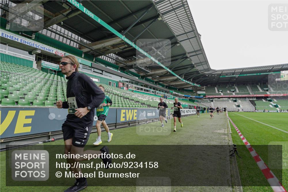 05.10.2025 - 20. swb-Marathon Bremen Michael Burmester http://msf.ph/oto/9234158 05.10.2025 12:57:35 Laufen im Stadion 31, 237, 246, 299, 305, 415, 479, 613, 820, 833, 1317, 1382, 1491, 1627, 1971, 1977, 2166, 2234, 2240, 2269, 2304, 2436, 2522, 2662, 3396, 3471, 3591, 3798, 3813, 3969, 3977, 4089, 4102, 4287, 4401, 4484, 4496, 4821, 5100, 5104, 5149, 5503, 5562, 5645, 5664, 6250, 6267, 6317, 6372, 6486, 6493, 6510, 6525, 6534, 6535, 6768, 6999, 7086, 7371, 7390, 7546, 7578, 7731, 7911, 7940, 8023, 8128, 8801, 8903, 8964, 8973, 8993, 9129, 9983, 11658, 1161, 1595, 2571, 5255 meine-sportfotos.de