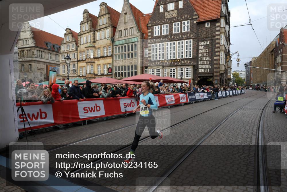 05.10.2025 - 20. swb-Marathon Bremen Yannick Fuchs http://msf.ph/oto/9234165 05.10.2025 10:34:56 Ziel 10410 meine-sportfotos.de