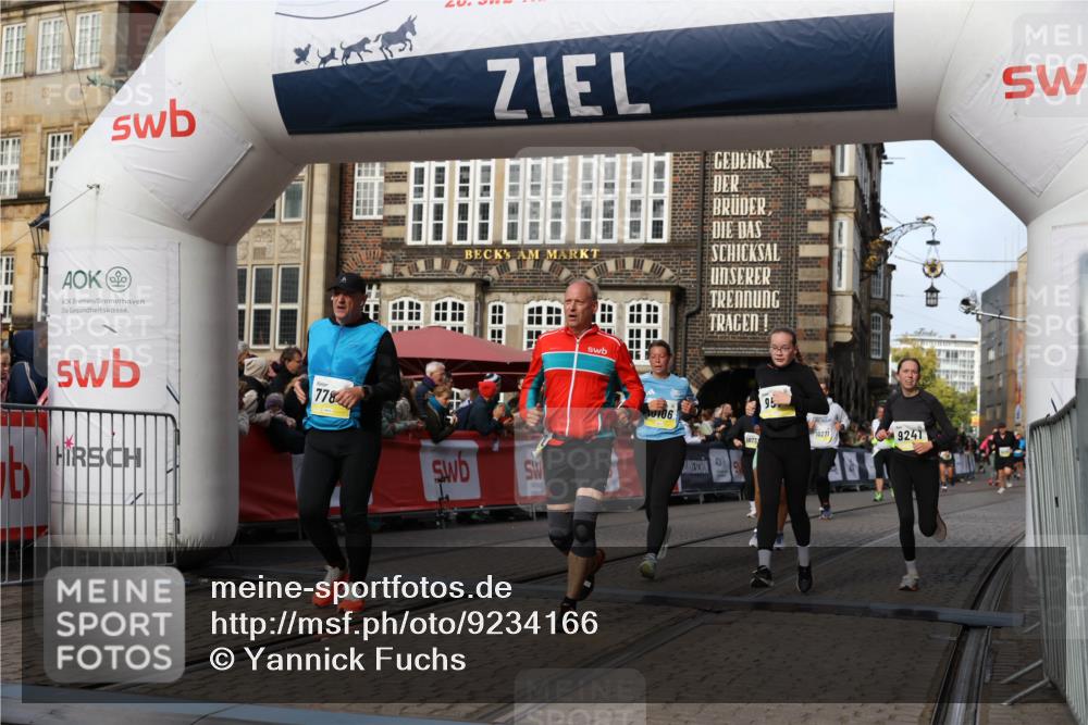 05.10.2025 - 20. swb-Marathon Bremen Yannick Fuchs http://msf.ph/oto/9234166 05.10.2025 11:04:00 Ziel 7788, 9241, 9379, 9571, 10106, 10238, 10265, 10271, 11039, 11272, 11306 meine-sportfotos.de