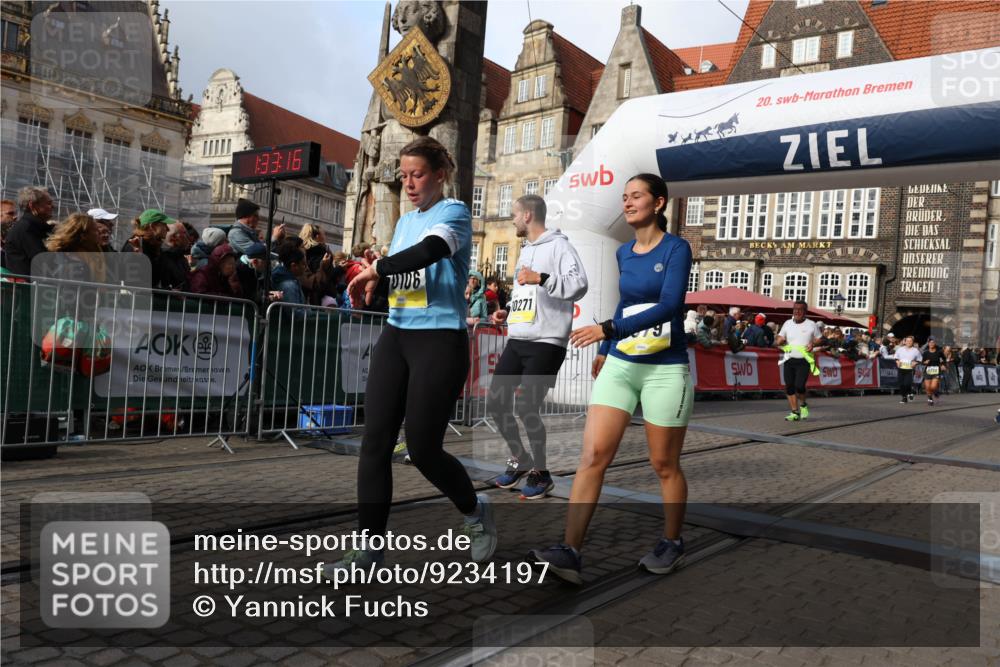 05.10.2025 - 20. swb-Marathon Bremen Yannick Fuchs http://msf.ph/oto/9234197 05.10.2025 11:04:05 Ziel 7788, 9241, 9379, 9571, 10106, 10265, 10271, 11183, 11272, 11609 meine-sportfotos.de