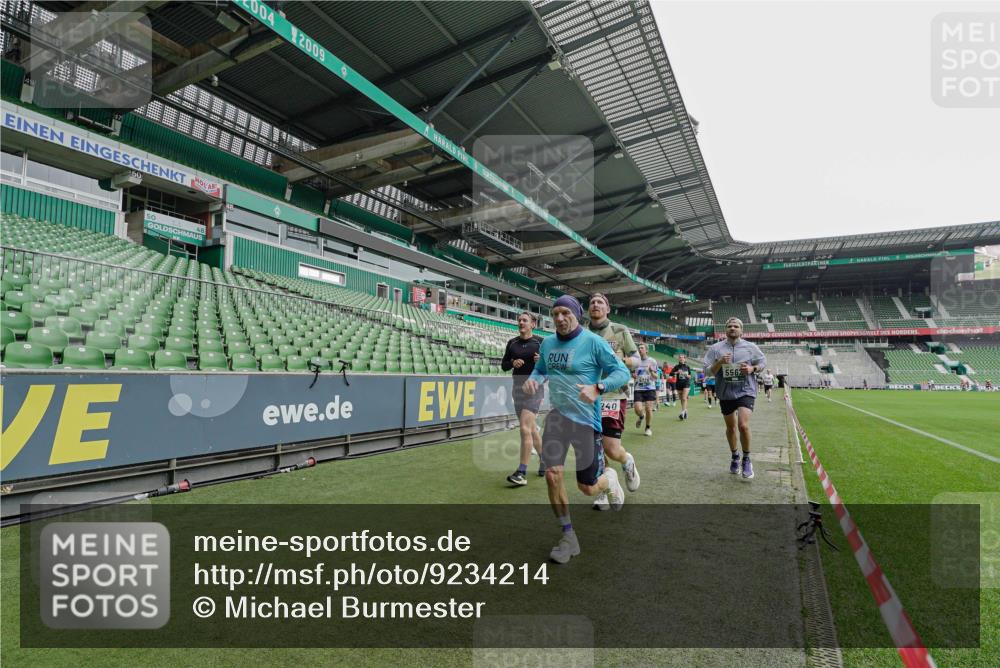 05.10.2025 - 20. swb-Marathon Bremen Michael Burmester http://msf.ph/oto/9234214 05.10.2025 12:57:49 Laufen im Stadion 237, 246, 305, 415, 613, 820, 833, 846, 1317, 1382, 1491, 2158, 2166, 2234, 2240, 2304, 2522, 2648, 2662, 2893, 3396, 3591, 3798, 3813, 3969, 3977, 4089, 4102, 4287, 4389, 4401, 4496, 4747, 4821, 5100, 5149, 5163, 5313, 5503, 5562, 5645, 5664, 5728, 6161, 6267, 6317, 6326, 6372, 6486, 6525, 6534, 6535, 6768, 6999, 7053, 7371, 7588, 7731, 7911, 7940, 8023, 8091, 8113, 8128, 8576, 8801, 8827, 8903, 8964, 8973, 8993, 9151, 9983, 11658, 31, 299, 479, 1595, 1627 meine-sportfotos.de