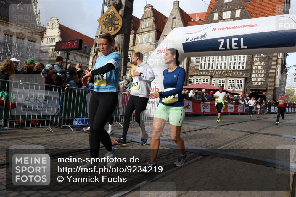 05.10.2025 - 20. swb-Marathon Bremen Yannick Fuchs http://msf.ph/oto/9234219 05.10.2025 11:04:05 Ziel 7788, 9241, 9379, 9571, 10106, 10265, 10271, 11183, 11272, 11609 meine-sportfotos.de