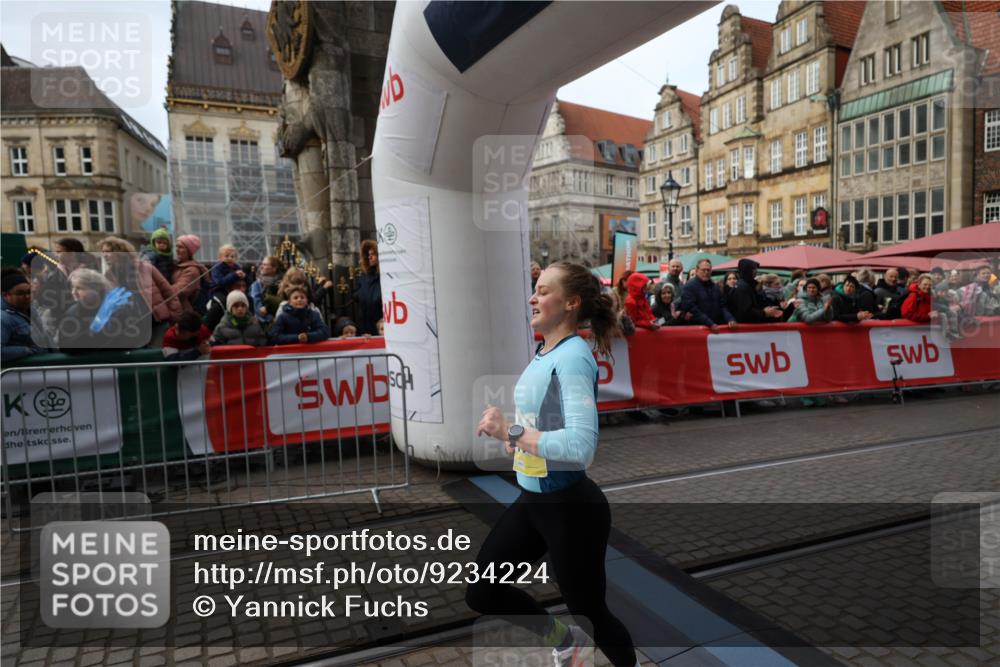 05.10.2025 - 20. swb-Marathon Bremen Yannick Fuchs http://msf.ph/oto/9234224 05.10.2025 10:34:57 Ziel 10410 meine-sportfotos.de