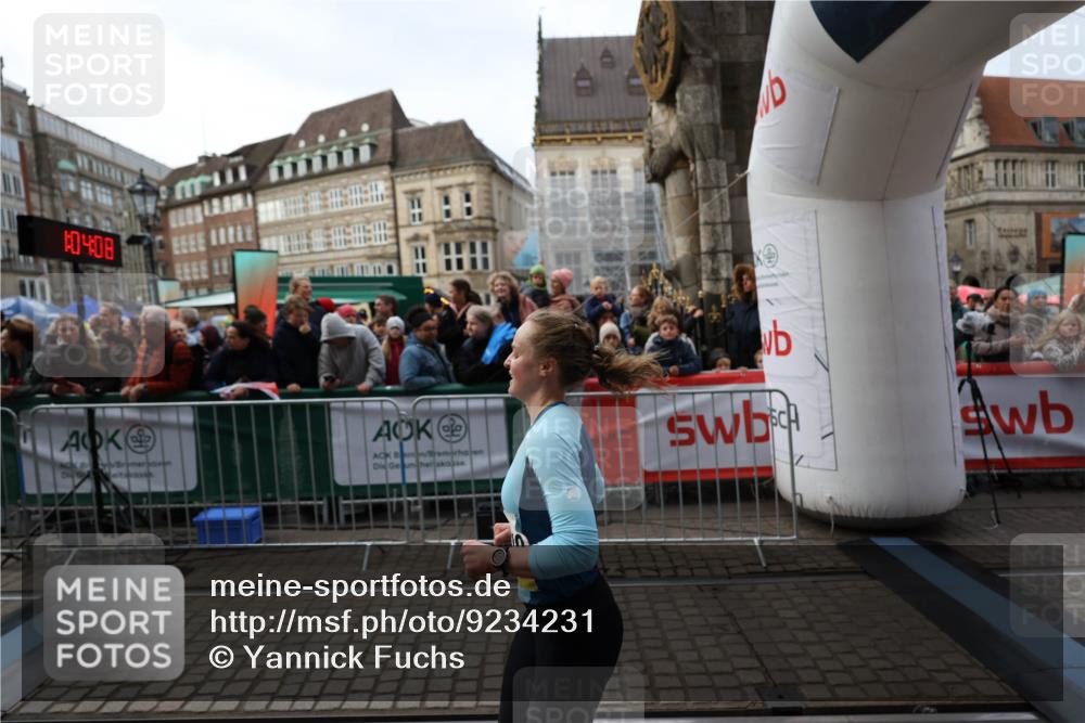 05.10.2025 - 20. swb-Marathon Bremen Yannick Fuchs http://msf.ph/oto/9234231 05.10.2025 10:34:57 Ziel 10410 meine-sportfotos.de
