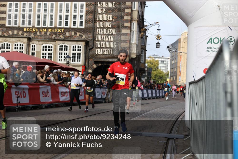 05.10.2025 - 20. swb-Marathon Bremen Yannick Fuchs http://msf.ph/oto/9234248 05.10.2025 11:04:06 Ziel 7788, 9241, 9379, 9398, 9571, 10106, 10205, 10265, 10271, 10551, 11183, 11272, 11609 meine-sportfotos.de