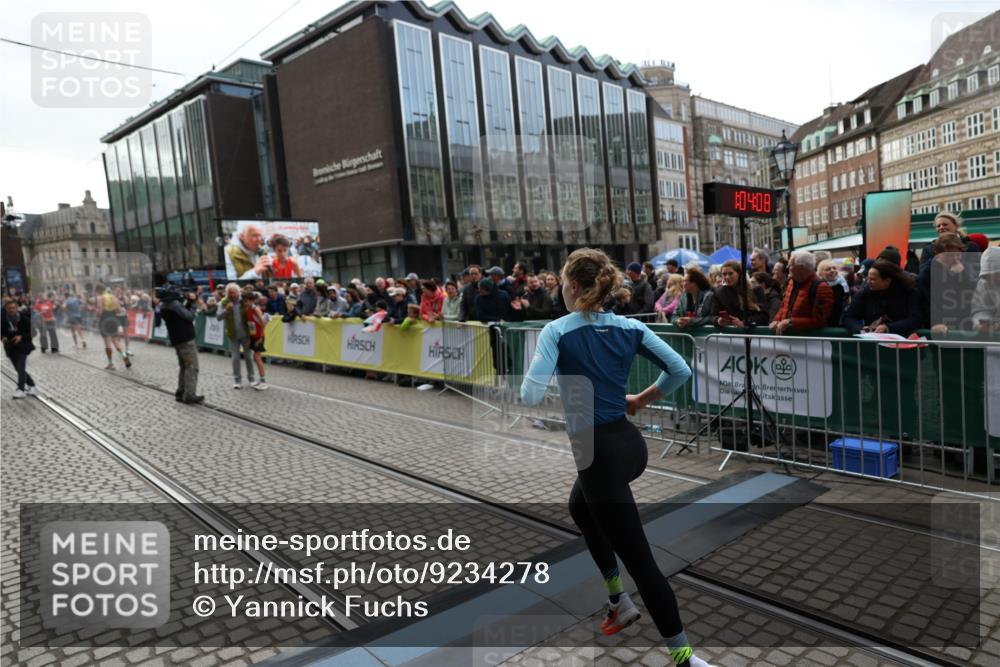 05.10.2025 - 20. swb-Marathon Bremen Yannick Fuchs http://msf.ph/oto/9234278 05.10.2025 10:34:58 Ziel 10410 meine-sportfotos.de