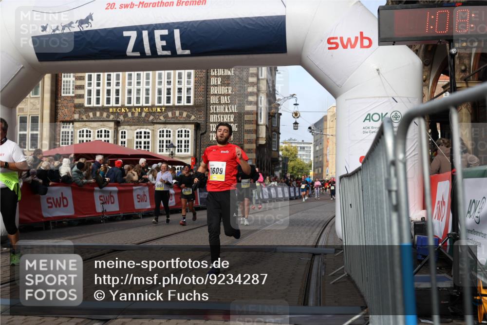 05.10.2025 - 20. swb-Marathon Bremen Yannick Fuchs http://msf.ph/oto/9234287 05.10.2025 11:04:07 Ziel 9241, 9379, 9398, 9571, 10106, 10205, 10265, 10271, 10551, 11183, 11609 meine-sportfotos.de
