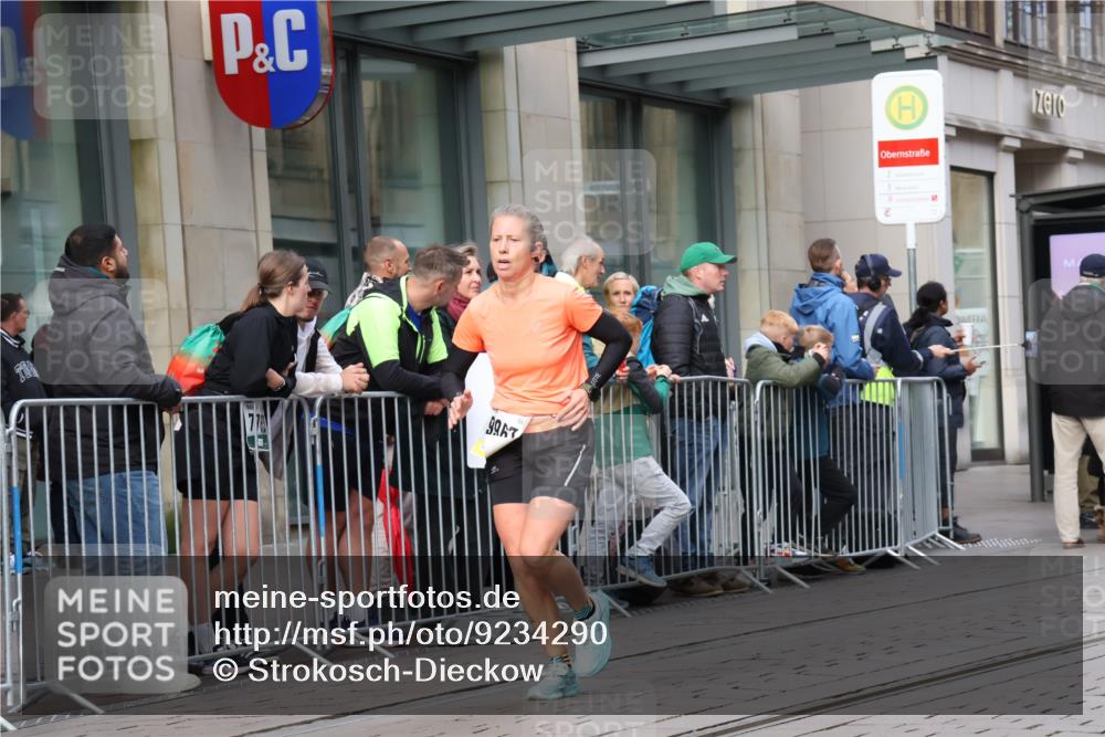 05.10.2025 - 20. swb-Marathon Bremen Strokosch-Dieckow http://msf.ph/oto/9234290 05.10.2025 10:43:08 Ziel 9545, 9967, 10304, 10541, 11304, 9545, 9967, 10304, 10541, 11304 meine-sportfotos.de