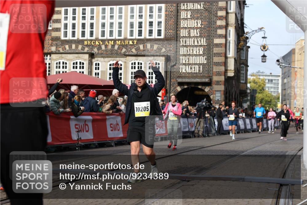 05.10.2025 - 20. swb-Marathon Bremen Yannick Fuchs http://msf.ph/oto/9234389 05.10.2025 11:04:10 Ziel 7123, 9275, 9398, 10205, 10265, 10271, 10551, 11183, 11609, 11611 meine-sportfotos.de
