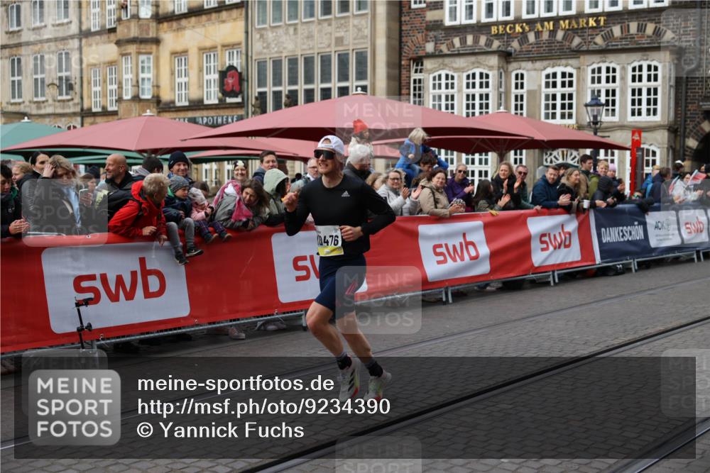 05.10.2025 - 20. swb-Marathon Bremen Yannick Fuchs http://msf.ph/oto/9234390 05.10.2025 10:35:14 Ziel 10476 meine-sportfotos.de
