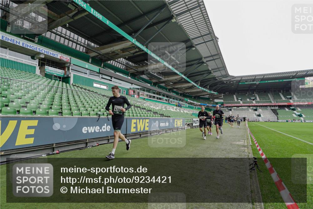 05.10.2025 - 20. swb-Marathon Bremen Michael Burmester http://msf.ph/oto/9234421 05.10.2025 12:58:16 Laufen im Stadion 90, 415, 726, 846, 963, 988, 1491, 1503, 1716, 2158, 2234, 2240, 2304, 2648, 2662, 2734, 2821, 2893, 2922, 3254, 3373, 3467, 3573, 3602, 3977, 4102, 4287, 4389, 4401, 4446, 4709, 4747, 5163, 5214, 5261, 5313, 5562, 5645, 5728, 5917, 6161, 6317, 6326, 6372, 6525, 6675, 6676, 6944, 6999, 7038, 7053, 7588, 7731, 7813, 7911, 7976, 8091, 8113, 8128, 8328, 8379, 8576, 8801, 8827, 8972, 8993, 9112, 9151, 11658, 237, 613, 820, 1317, 1491, 2522, 3396, 3591 meine-sportfotos.de