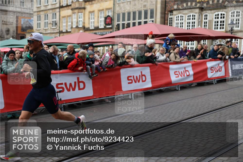 05.10.2025 - 20. swb-Marathon Bremen Yannick Fuchs http://msf.ph/oto/9234423 05.10.2025 10:35:14 Ziel 10476 meine-sportfotos.de