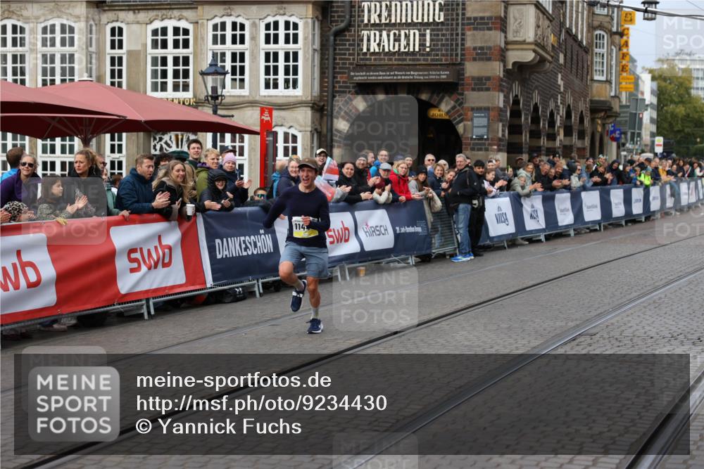 05.10.2025 - 20. swb-Marathon Bremen Yannick Fuchs http://msf.ph/oto/9234430 05.10.2025 10:35:17 Ziel 10476, 11443 meine-sportfotos.de
