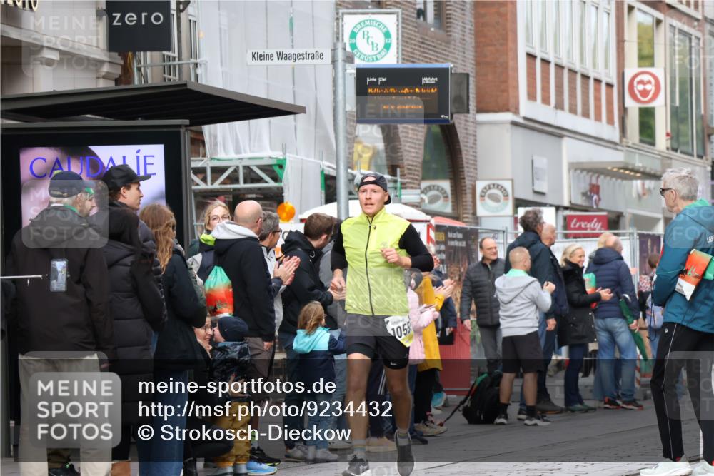 05.10.2025 - 20. swb-Marathon Bremen Strokosch-Dieckow http://msf.ph/oto/9234432 05.10.2025 10:43:28 Ziel 9170, 9270, 9865, 10304, 10559, 11256, 11683, 9170, 9270, 9865, 10304, 10559, 11256, 11683 meine-sportfotos.de