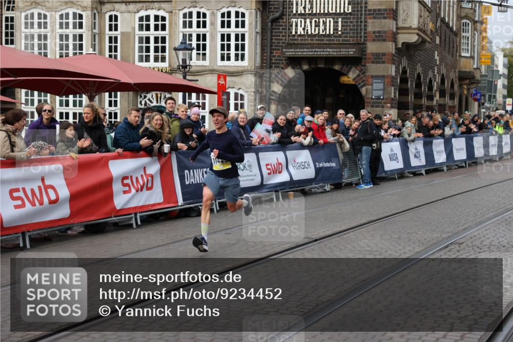 05.10.2025 - 20. swb-Marathon Bremen Yannick Fuchs http://msf.ph/oto/9234452 05.10.2025 10:35:17 Ziel 10476, 11443 meine-sportfotos.de