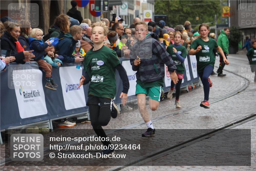 05.10.2025 - 20. swb-Marathon Bremen Strokosch-Dieckow http://msf.ph/oto/9234464 05.10.2025 15:18:58 Ziel  meine-sportfotos.de