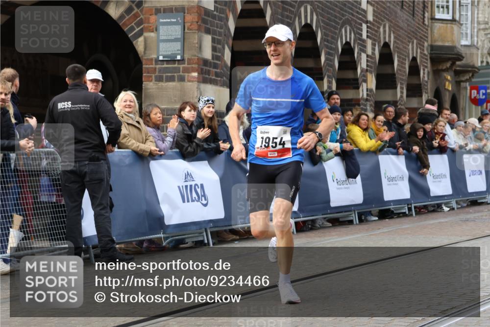 05.10.2025 - 20. swb-Marathon Bremen Strokosch-Dieckow http://msf.ph/oto/9234466 05.10.2025 12:36:58 Ziel 1954 meine-sportfotos.de