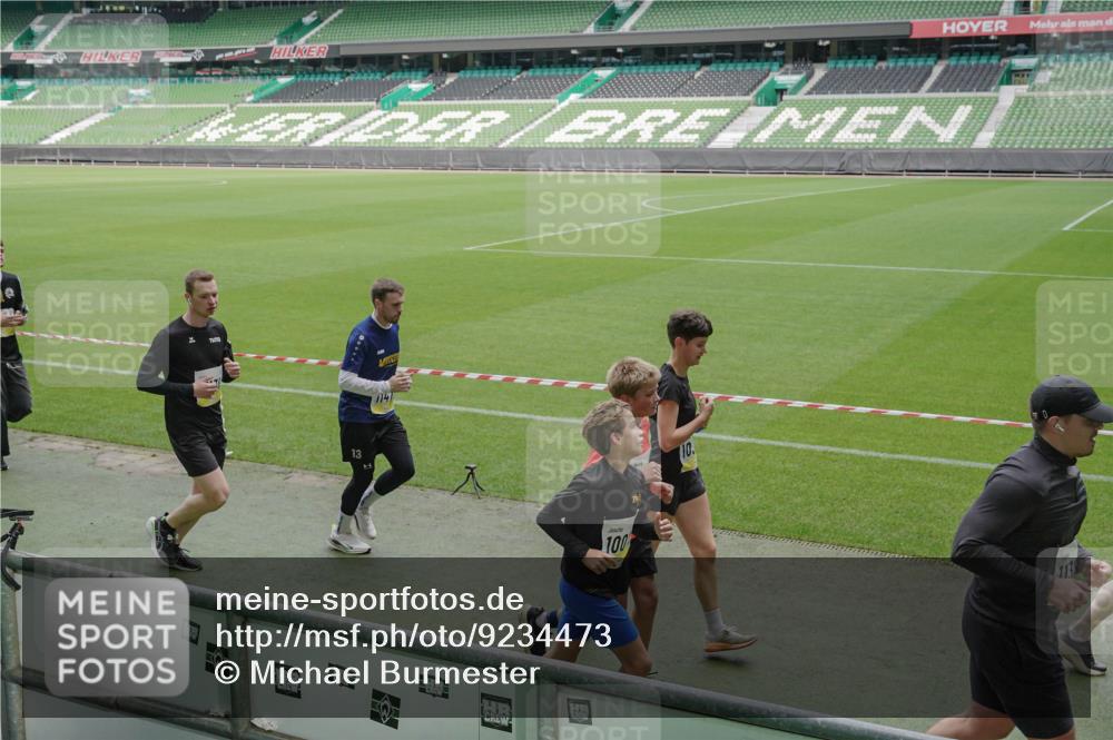 05.10.2025 - 20. swb-Marathon Bremen Michael Burmester http://msf.ph/oto/9234473 05.10.2025 10:32:00 Laufen im Stadion 7193, 8118, 8326, 8333, 8888, 9004, 9172, 9196, 9226, 9256, 9415, 9427, 9439, 9457, 9506, 9581, 9621, 9701, 9776, 9807, 9871, 9903, 9956, 10014, 10019, 10020, 10029, 10038, 10057, 10064, 10075, 10128, 10206, 10215, 10222, 10226, 10242, 10262, 10279, 10296, 10310, 10327, 10335, 10369, 10438, 10460, 10468, 10543, 10609, 10616, 10655, 10662, 10668, 10698, 10719, 10743, 10785, 7251, 9004, 9252, 9267, 9287, 9337, 9431 meine-sportfotos.de