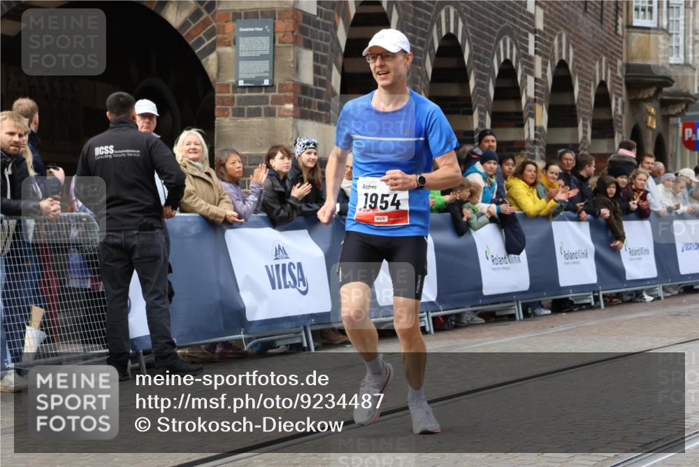 05.10.2025 - 20. swb-Marathon Bremen Strokosch-Dieckow http://msf.ph/oto/9234487 05.10.2025 12:36:58 Ziel 1954 meine-sportfotos.de