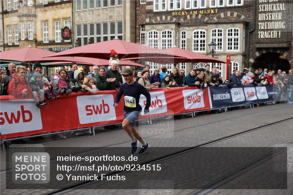 05.10.2025 - 20. swb-Marathon Bremen Yannick Fuchs http://msf.ph/oto/9234515 05.10.2025 10:35:18 Ziel 10476, 11443 meine-sportfotos.de