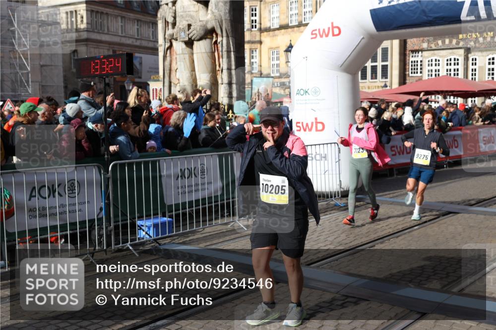 05.10.2025 - 20. swb-Marathon Bremen Yannick Fuchs http://msf.ph/oto/9234546 05.10.2025 11:04:14 Ziel 7123, 7789, 9275, 9398, 10205, 10551, 10853, 11102, 11611 meine-sportfotos.de