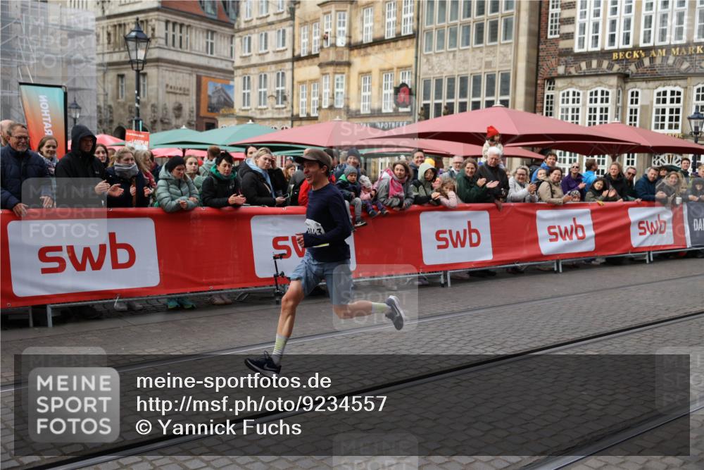 05.10.2025 - 20. swb-Marathon Bremen Yannick Fuchs http://msf.ph/oto/9234557 05.10.2025 10:35:18 Ziel 10476, 11443 meine-sportfotos.de