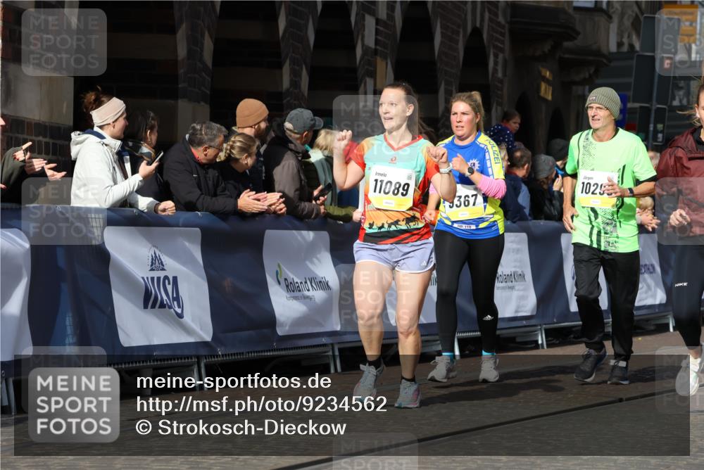 05.10.2025 - 20. swb-Marathon Bremen Strokosch-Dieckow http://msf.ph/oto/9234562 05.10.2025 10:54:32 Ziel 9367, 10032, 10174, 10178, 10296, 10768, 11045, 11089, 11321, 11694 meine-sportfotos.de