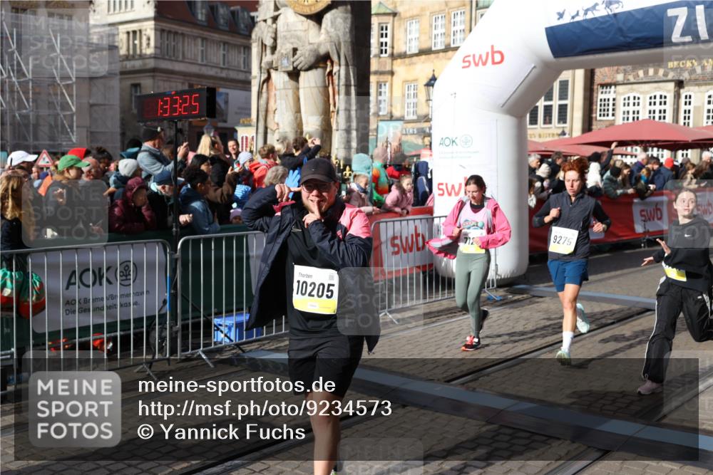 05.10.2025 - 20. swb-Marathon Bremen Yannick Fuchs http://msf.ph/oto/9234573 05.10.2025 11:04:14 Ziel 7123, 7789, 9275, 9398, 10205, 10551, 10853, 11102, 11611 meine-sportfotos.de