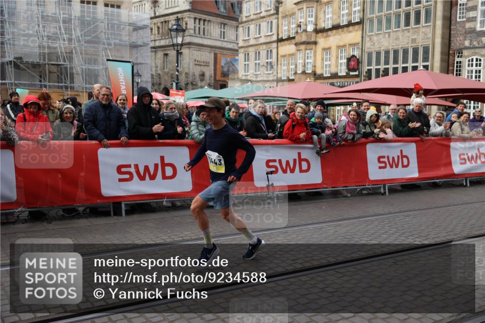 05.10.2025 - 20. swb-Marathon Bremen Yannick Fuchs http://msf.ph/oto/9234588 05.10.2025 10:35:18 Ziel 10476, 11443 meine-sportfotos.de