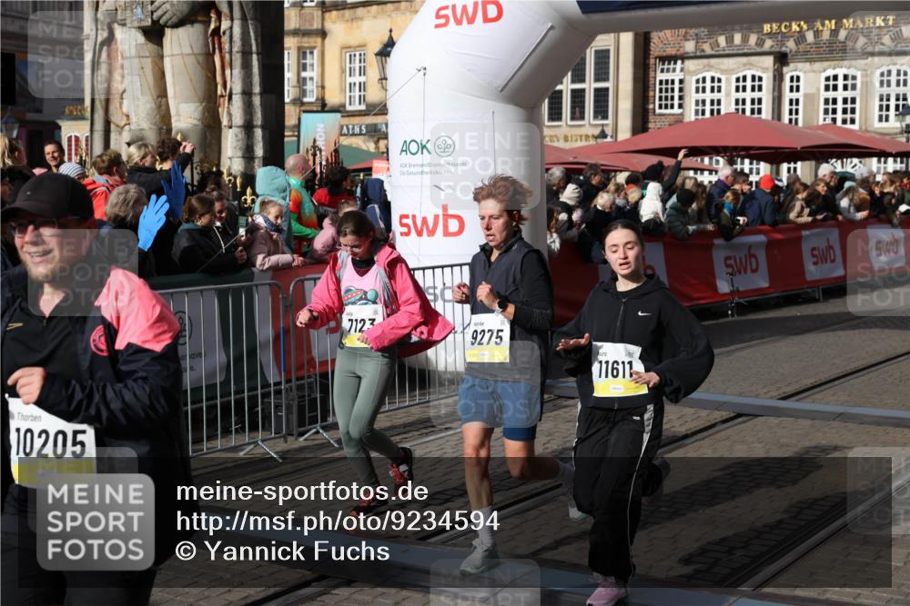 05.10.2025 - 20. swb-Marathon Bremen Yannick Fuchs http://msf.ph/oto/9234594 05.10.2025 11:04:15 Ziel 7123, 7789, 9275, 9398, 10205, 10551, 10853, 11001, 11077, 11102, 11611 meine-sportfotos.de