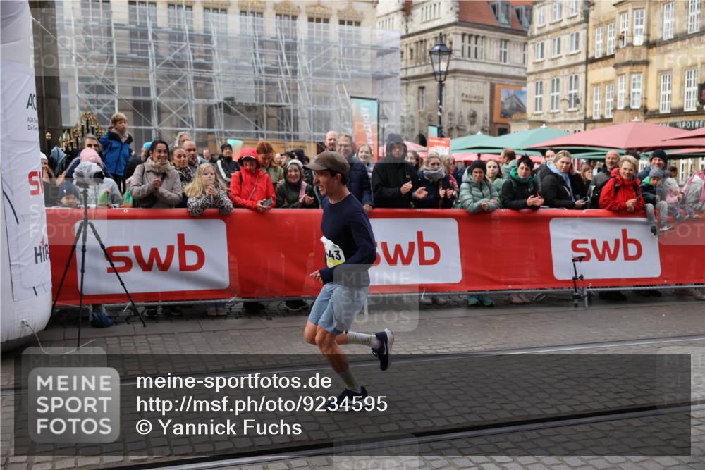 05.10.2025 - 20. swb-Marathon Bremen Yannick Fuchs http://msf.ph/oto/9234595 05.10.2025 10:35:18 Ziel 10476, 11443 meine-sportfotos.de
