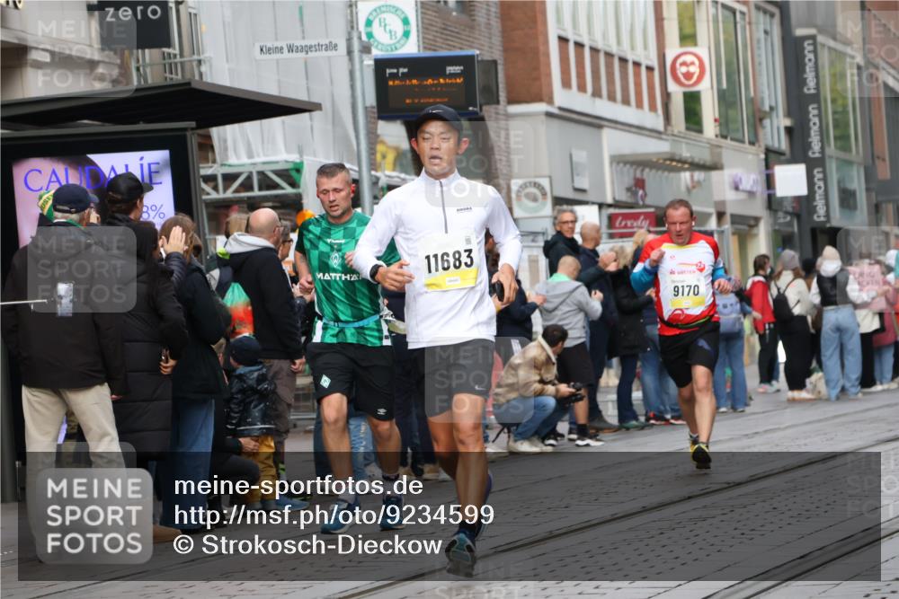 05.10.2025 - 20. swb-Marathon Bremen Strokosch-Dieckow http://msf.ph/oto/9234599 05.10.2025 10:43:39 Ziel 9170, 9270, 9614, 9865, 9919, 10351, 10649, 10652, 10780, 11256, 11316, 11503, 11645, 11648, 11683, 9170, 9270, 9614, 9865, 9919, 10351, 10649, 10652, 10780, 11256, 11316, 11503, 11645, 11648, 11683 meine-sportfotos.de